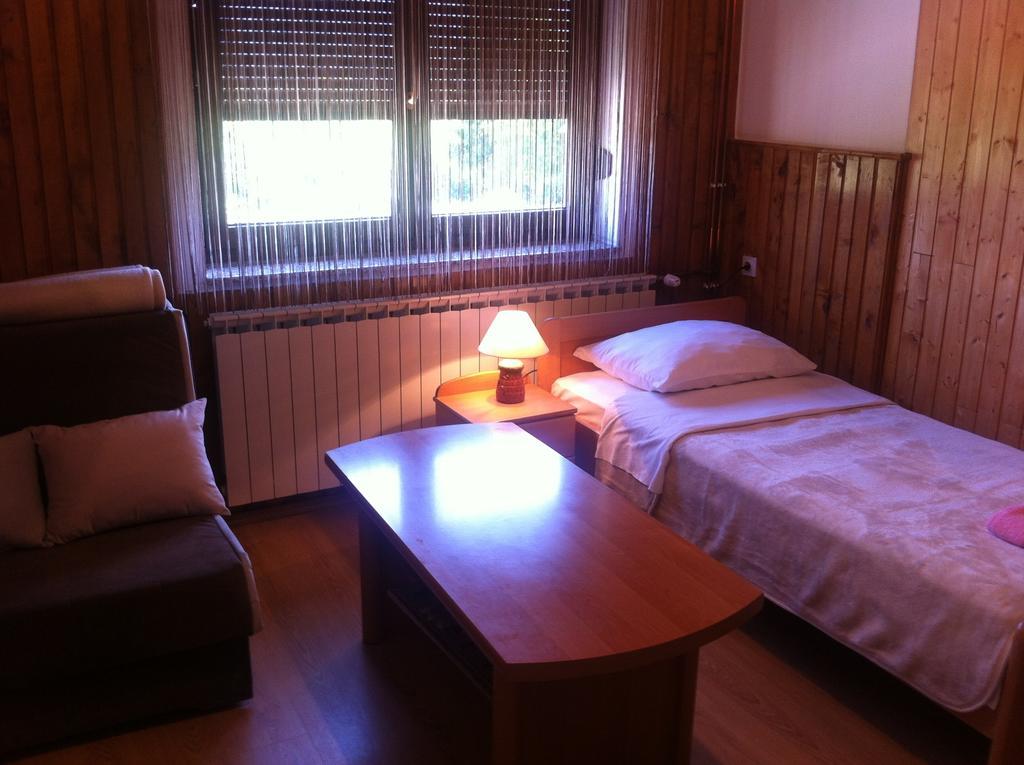 Готель House Pribic Vrelo Korenicko Номер фото